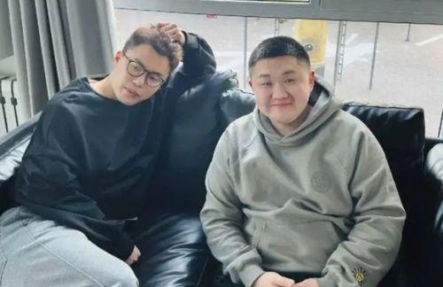 张百乔媳妇小雪吃瓜视频,揭秘张百乔媳妇的日常生活瞬间