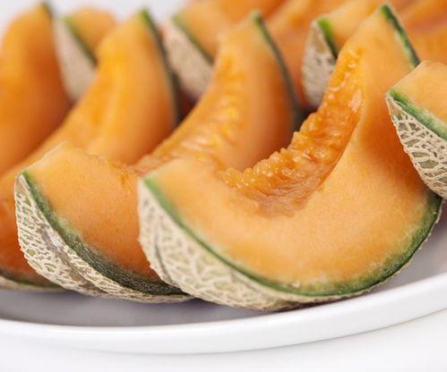 吃哈密瓜雪妮的视频,甜蜜夏日，尽享瓜果盛宴